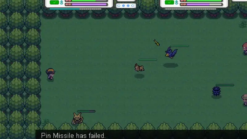 Real-time battle in Pokemon Reloaded with creatures fighting in a forest